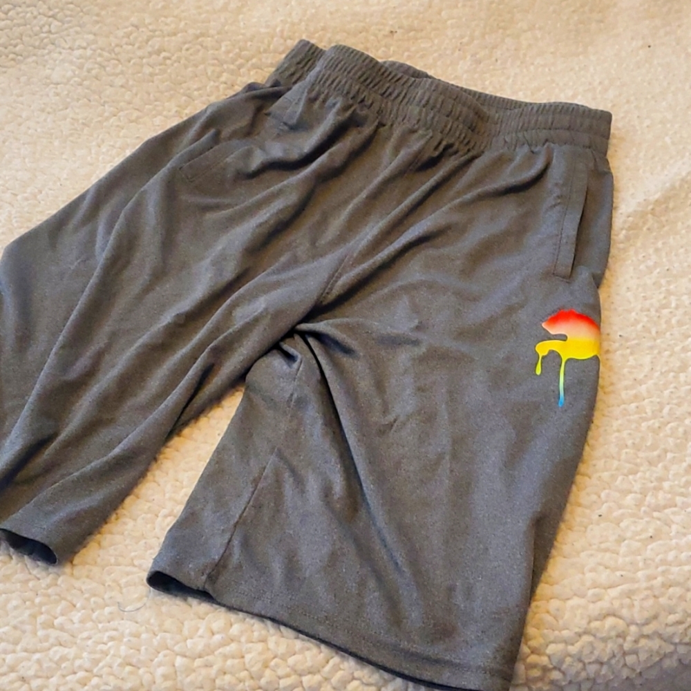 Boys grey puma shorts